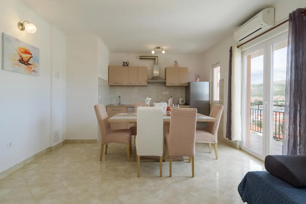 Apartmani Topcic Trogir